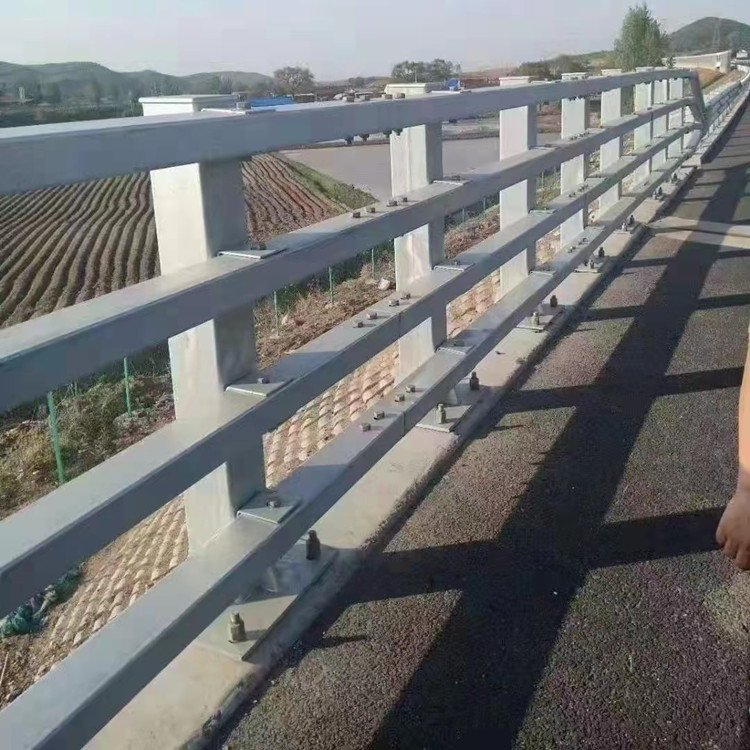 道路防撞护栏