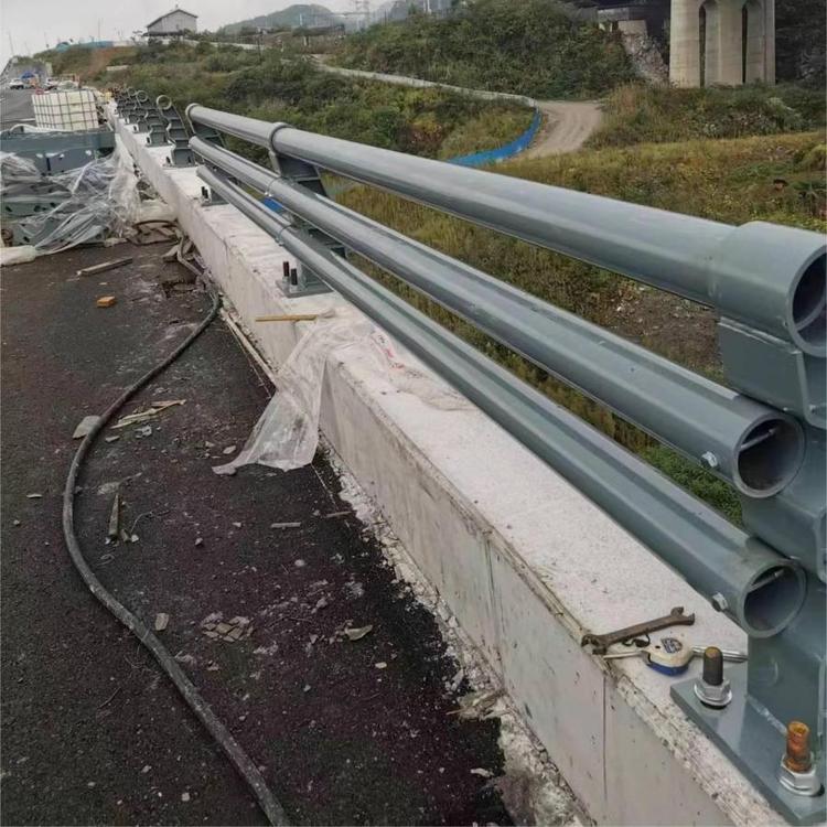 桥梁钢护栏